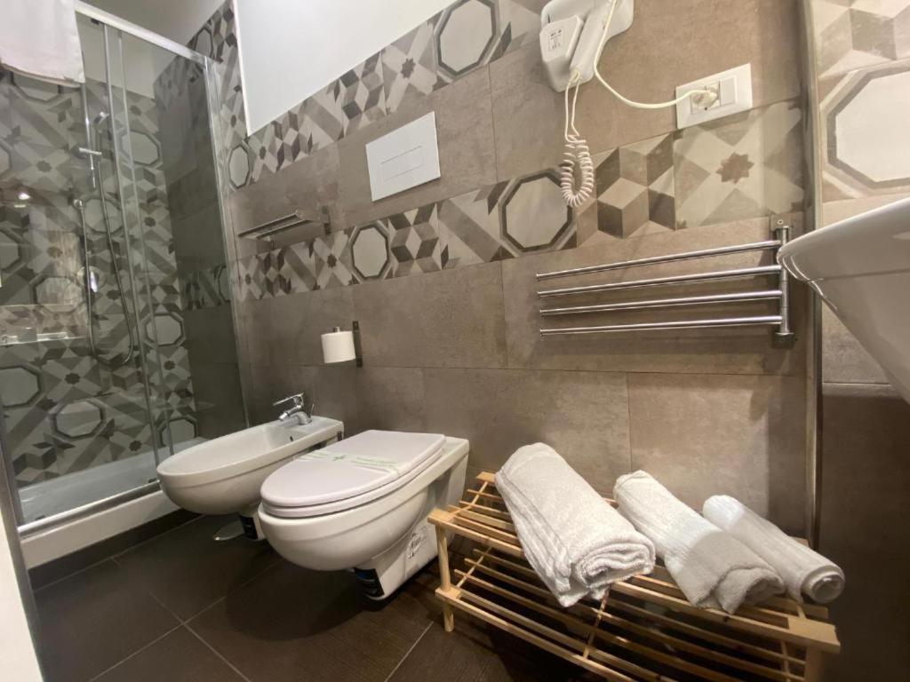 נאפולי Corso 211 Beds & Suites מראה חיצוני תמונה